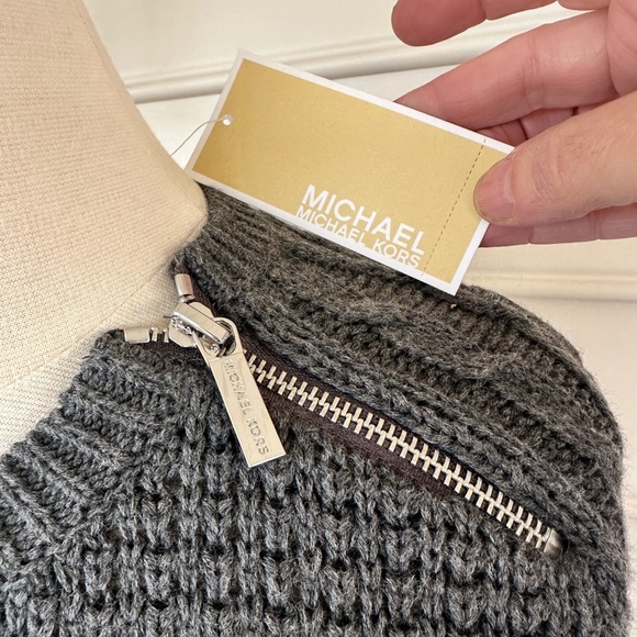 Michael Kors gray chunky knit sweater size S - Picture 7 of 15